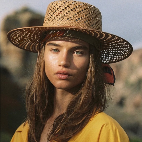 Lack of color Straw Hat “The Cesca” in brown with chin strap and bead toggle. - Picture 3 of 11